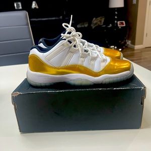 Air Jordan 11’s low closing ceremony